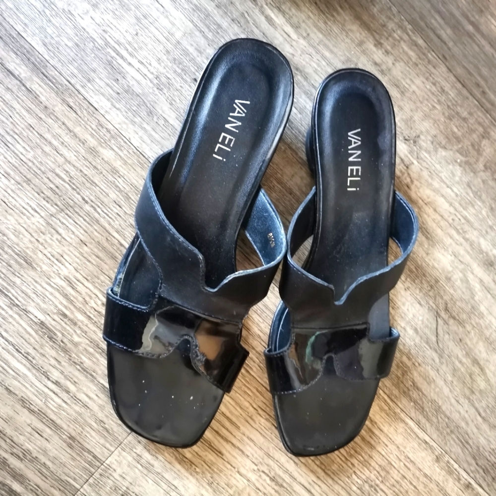 Vaneli Sandals